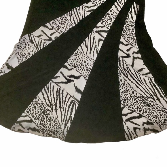 NUEVA BLAK AND WHITE ELASTIC SKIRT/ Size 8 - Picture 3 of 9